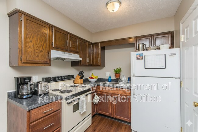 Building Photo - 209 Landings Dr