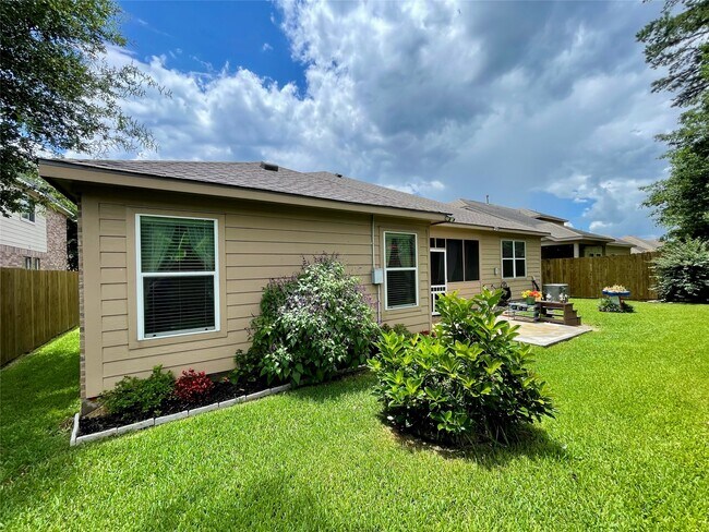 Building Photo - 2035 Borthwick Ln