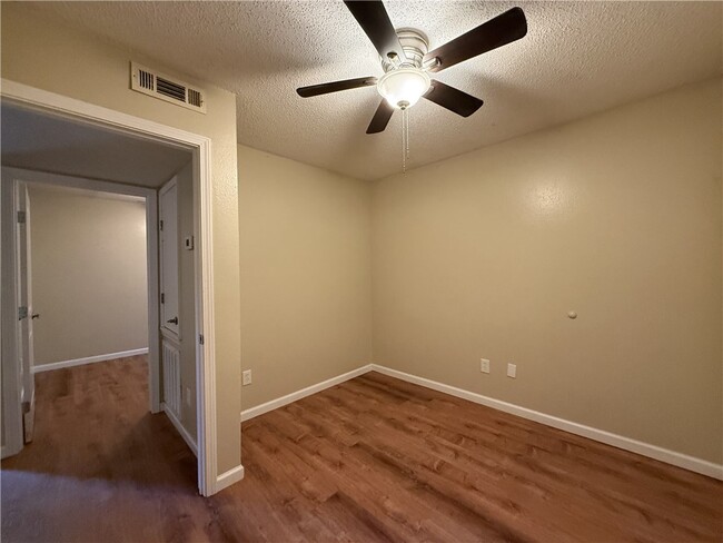 Building Photo - 3701 Overland Cir