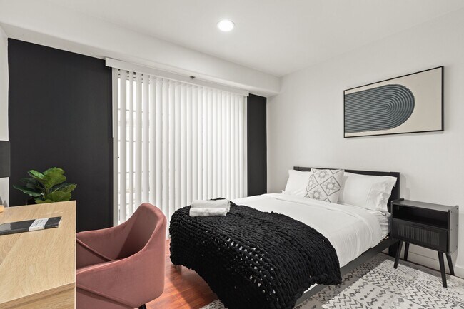 Building Photo - 10777 Ashton Ave