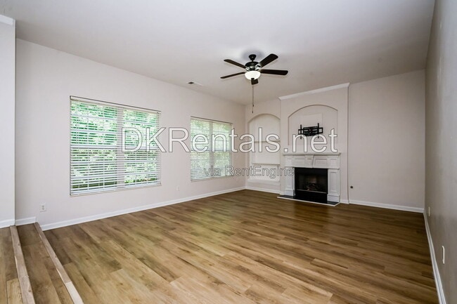 Building Photo - 3926 Yosemite Park Ln