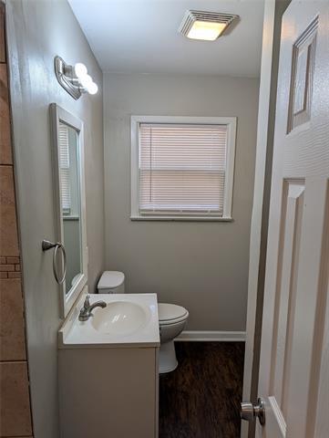 Building Photo - 2413 Hillview Dr