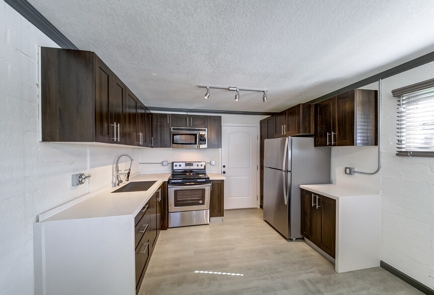Kitchen - 1324 S Casino Center Blvd