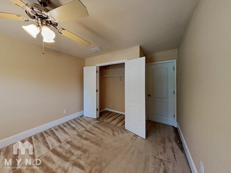 Building Photo - 131 Grandiflora Dr
