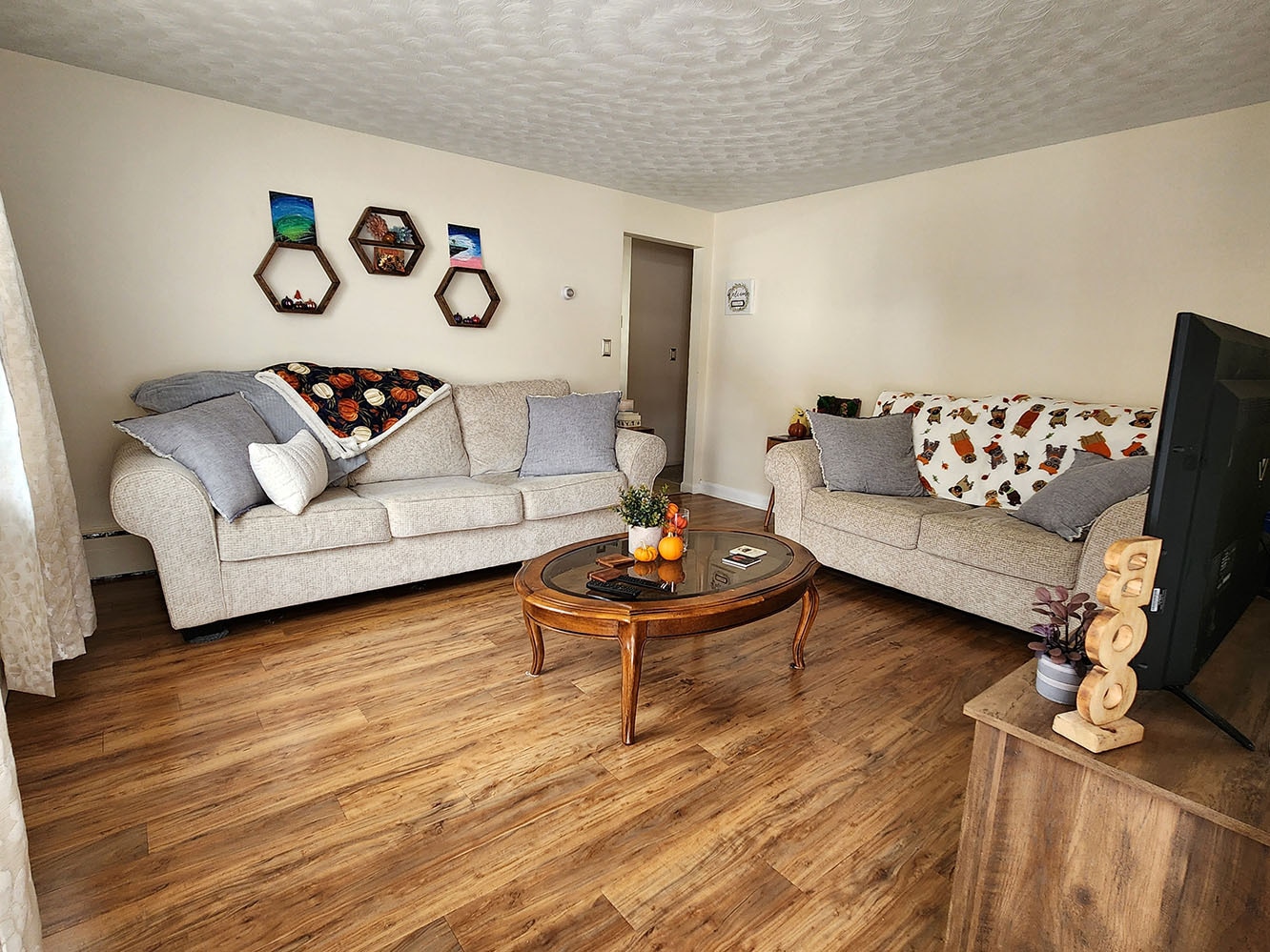 Building Photo - 216 5th St