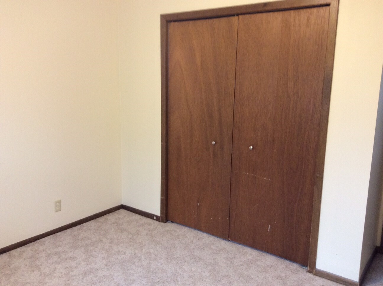 Building Photo - 1460 Meadow Ln