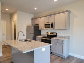 Building Photo - 256 Sage Blvd