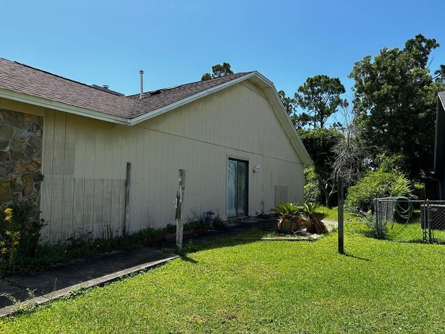 Building Photo - 126 Kristine Blvd