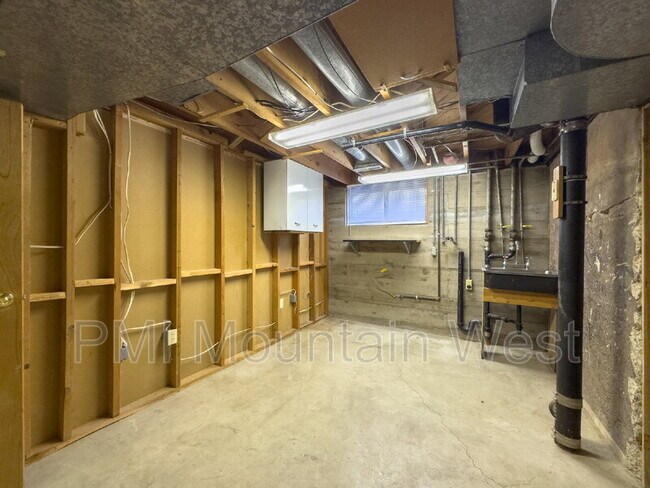 Building Photo - 2141 S 1700 E