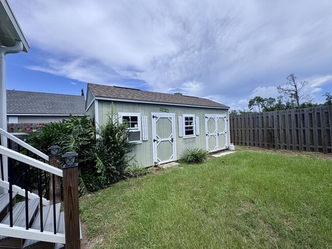 Building Photo - 466 Santa Anna St