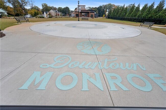 Building Photo - 1008 Davis St