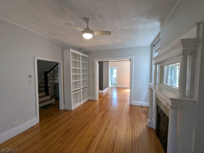 Building Photo - 124 2nd Ave