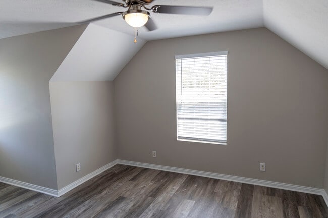 Building Photo - 10504 Pebblestone Cir