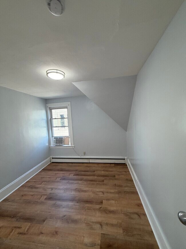 Building Photo - 55 Harwood St