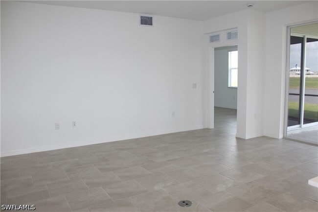 Building Photo - 5661 Melbourne Ct