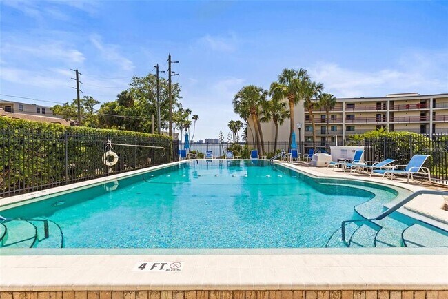 Building Photo - 30 Turner St