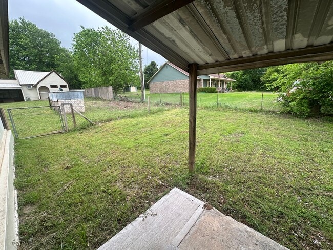 Building Photo - 4 Bed, 2 Bath, 2 dInng, 2 Living