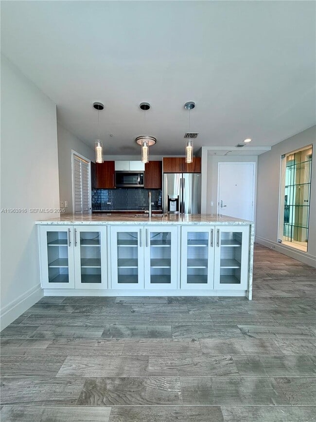 Building Photo - 300 S Biscayne Blvd