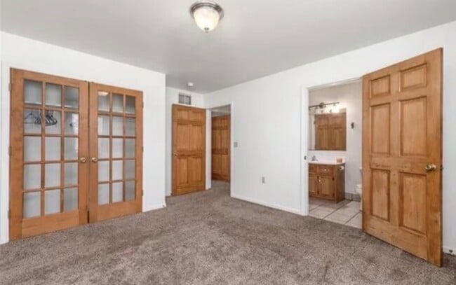 Building Photo - 621 Twin Valley Dr