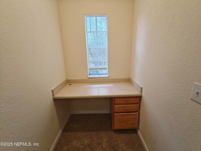 Building Photo - 10075 GATE N Pky