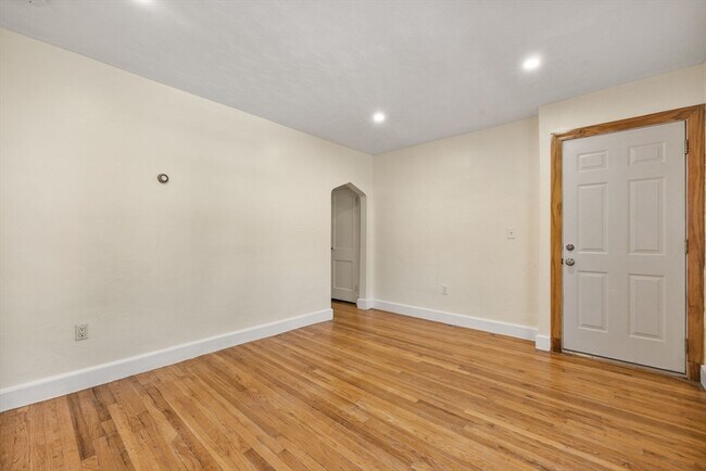 Building Photo - 19 Beechcroft St