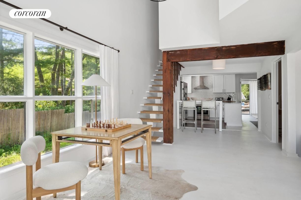 Building Photo - 201 Cove Hollow Rd