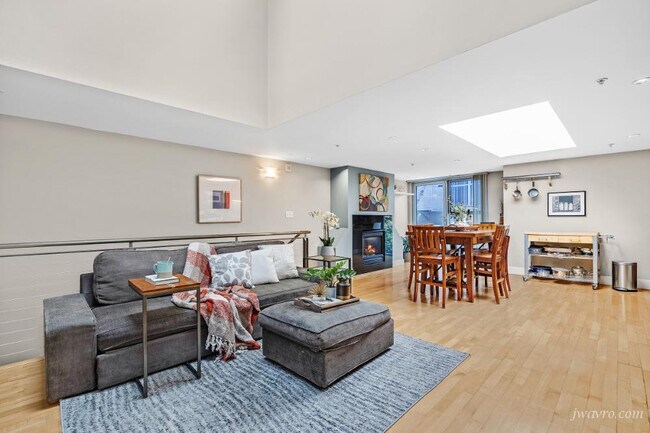 Building Photo - 68 Harriet St