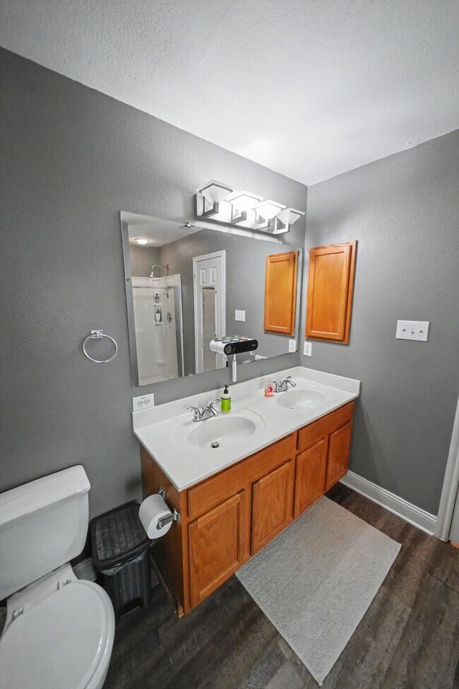 Building Photo - Beautifully Updated Home with Game Room in Villas of Westcreek - Realtor Commission: $500