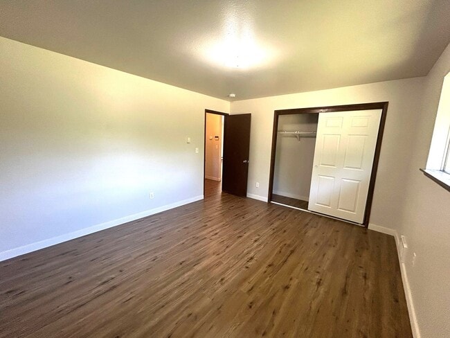 Building Photo - Updated 3+ bedroom 2 bath home in country ...