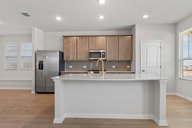 Building Photo - 104 Woodrow Ln