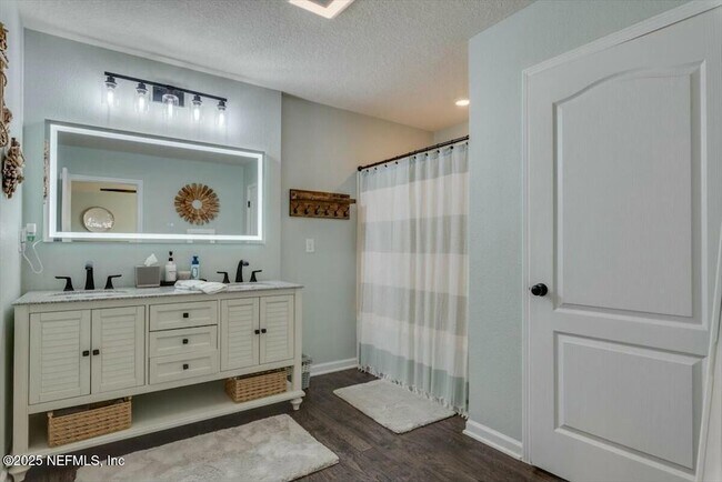 Building Photo - 184 Logrono Ct