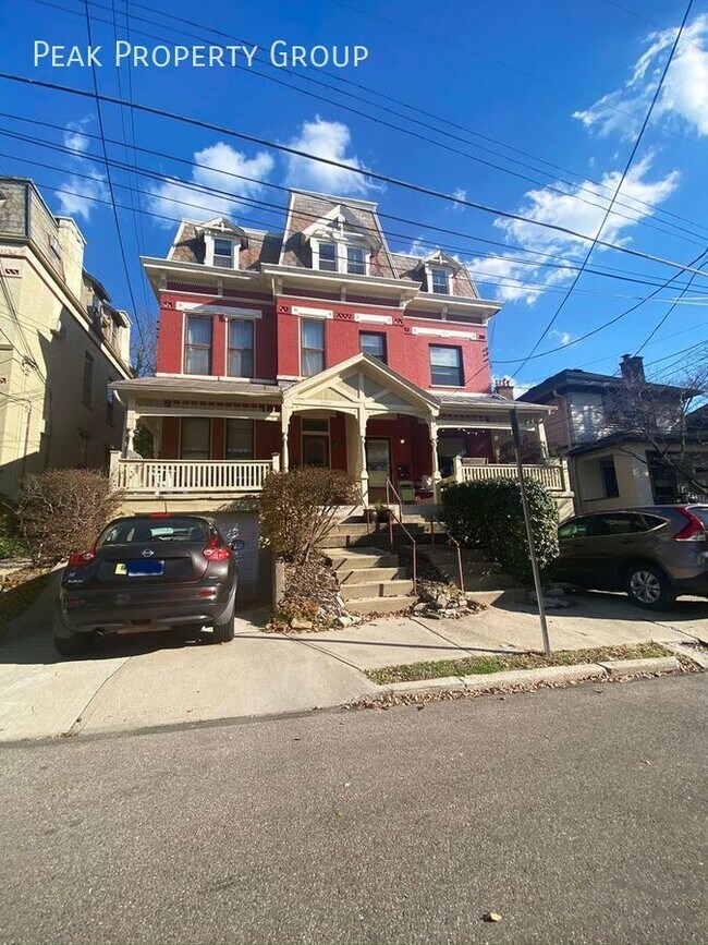 Primary Photo - 2412 Salutaris Ave