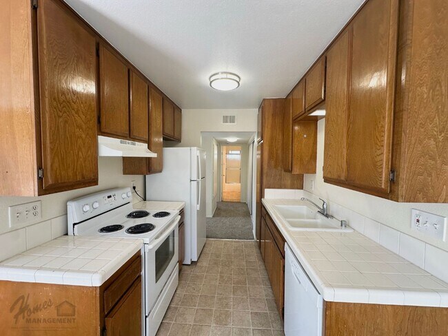 Building Photo - Homes Management - 1bd/1ba Vermont Villas ...