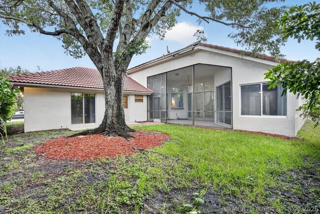 Building Photo - 924 Spoonbill Cir