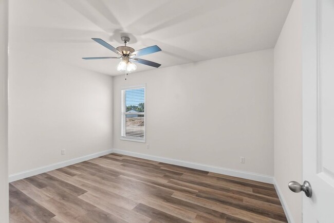 Building Photo - Highland Point Dr 849/851