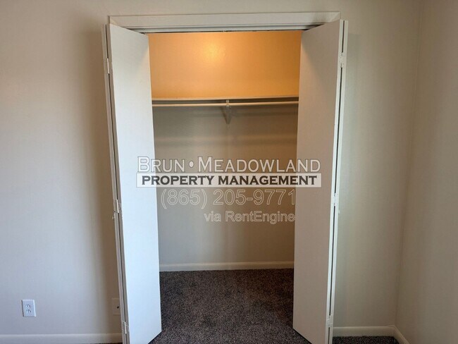 Building Photo - 10417 Victoria Dr