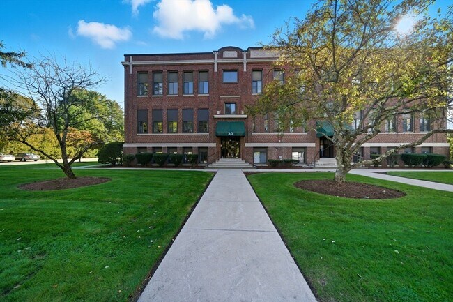 Primary Photo - 30 Conant St