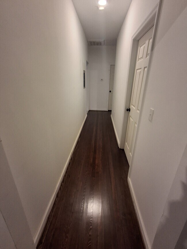 Building Photo - 1220 Alabama Ave SW