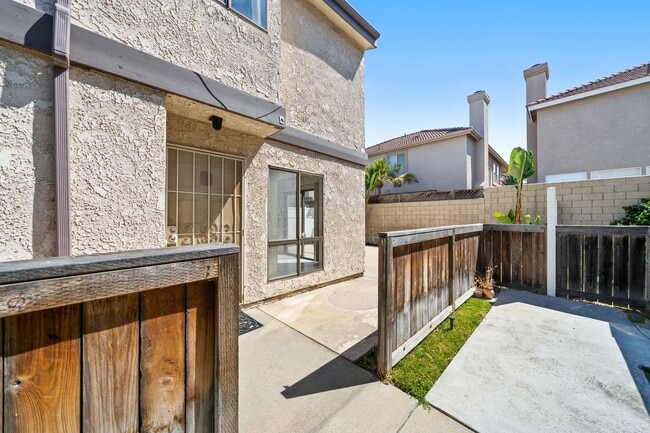 Building Photo - 18842 Smokewood Cir