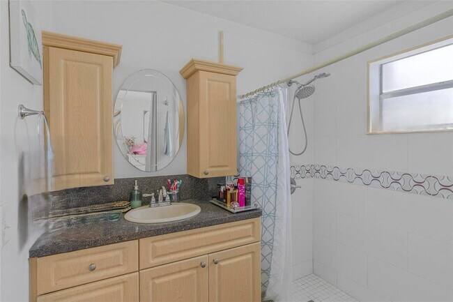 Building Photo - 8520 NW 193rd Ln