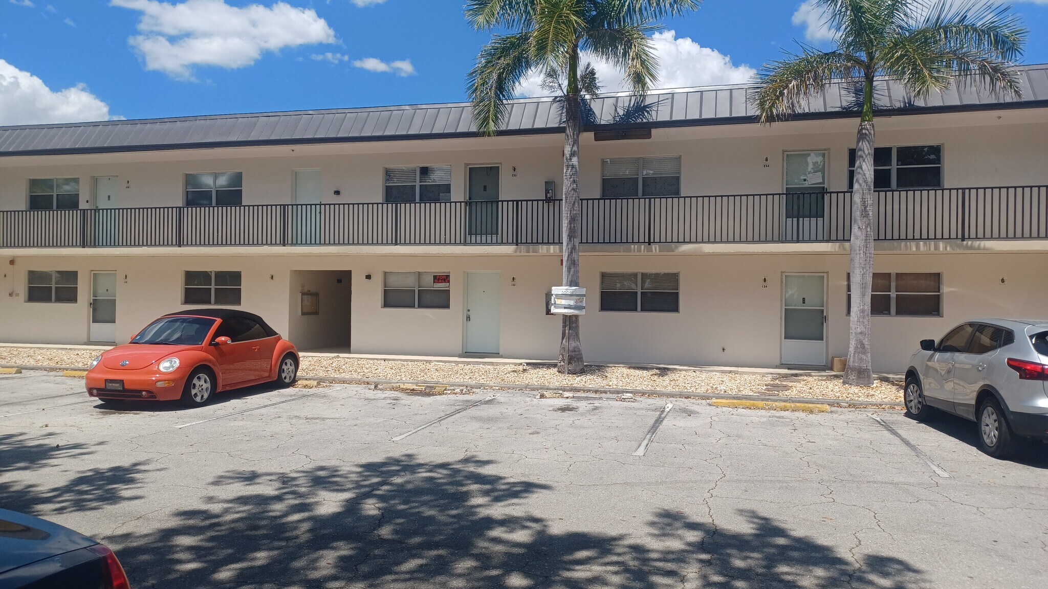 Building Photo - 1560 Colonial Blvd