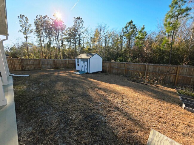 Building Photo - 4 Bedroom #3 Bath Towne Pointe