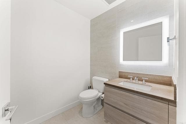 Building Photo - 2604 Fifth Ave