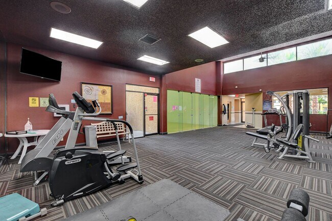 Building Photo - Charming 2 Bed 2 Bath!
