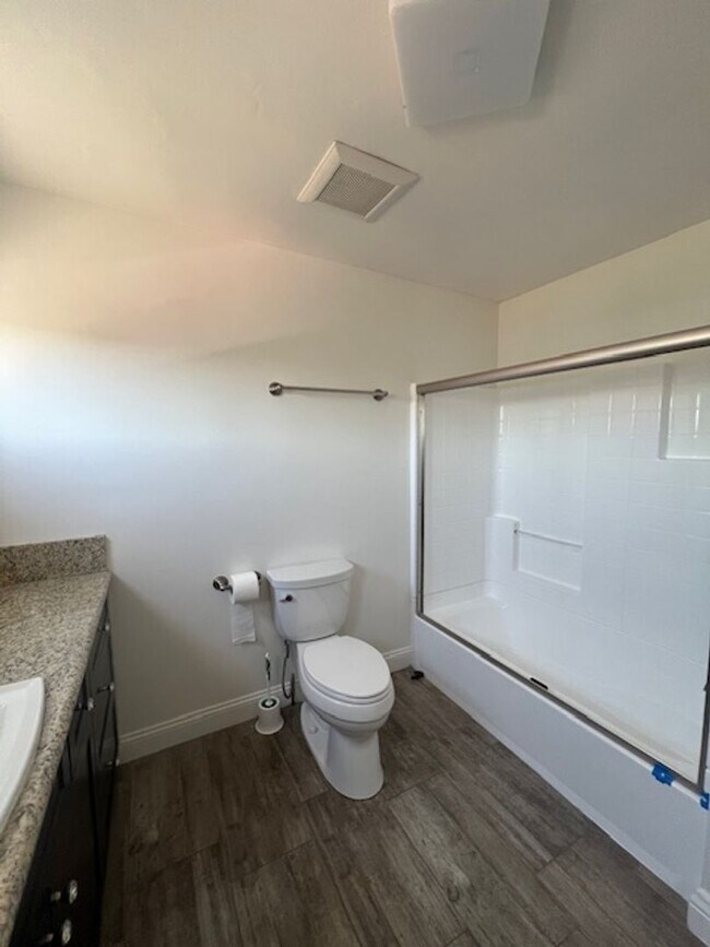 Building Photo - La Mesa Multi