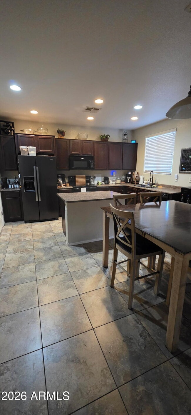 Building Photo - 4057 E Karsten Dr