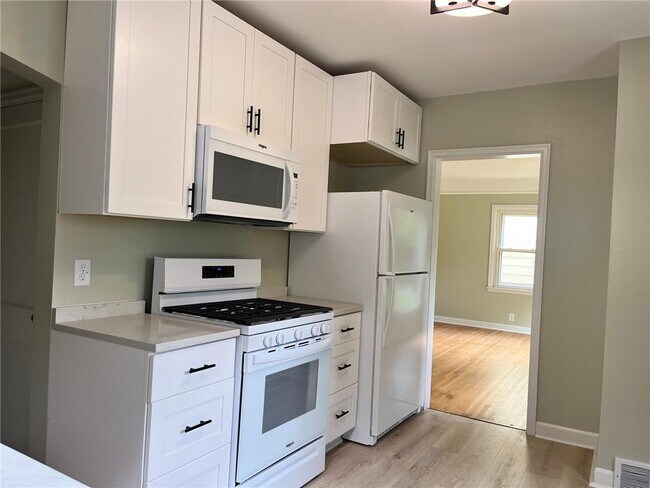 Building Photo - 837 Bidwell St