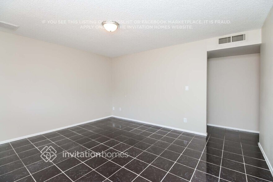 Building Photo - 6910 W Rancho Dr