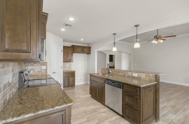 Building Photo - 1101 Chattie Dr