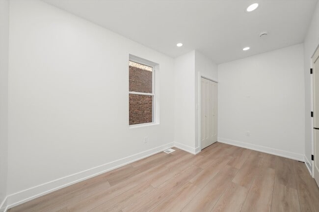 Building Photo - 7150 S Talman Ave